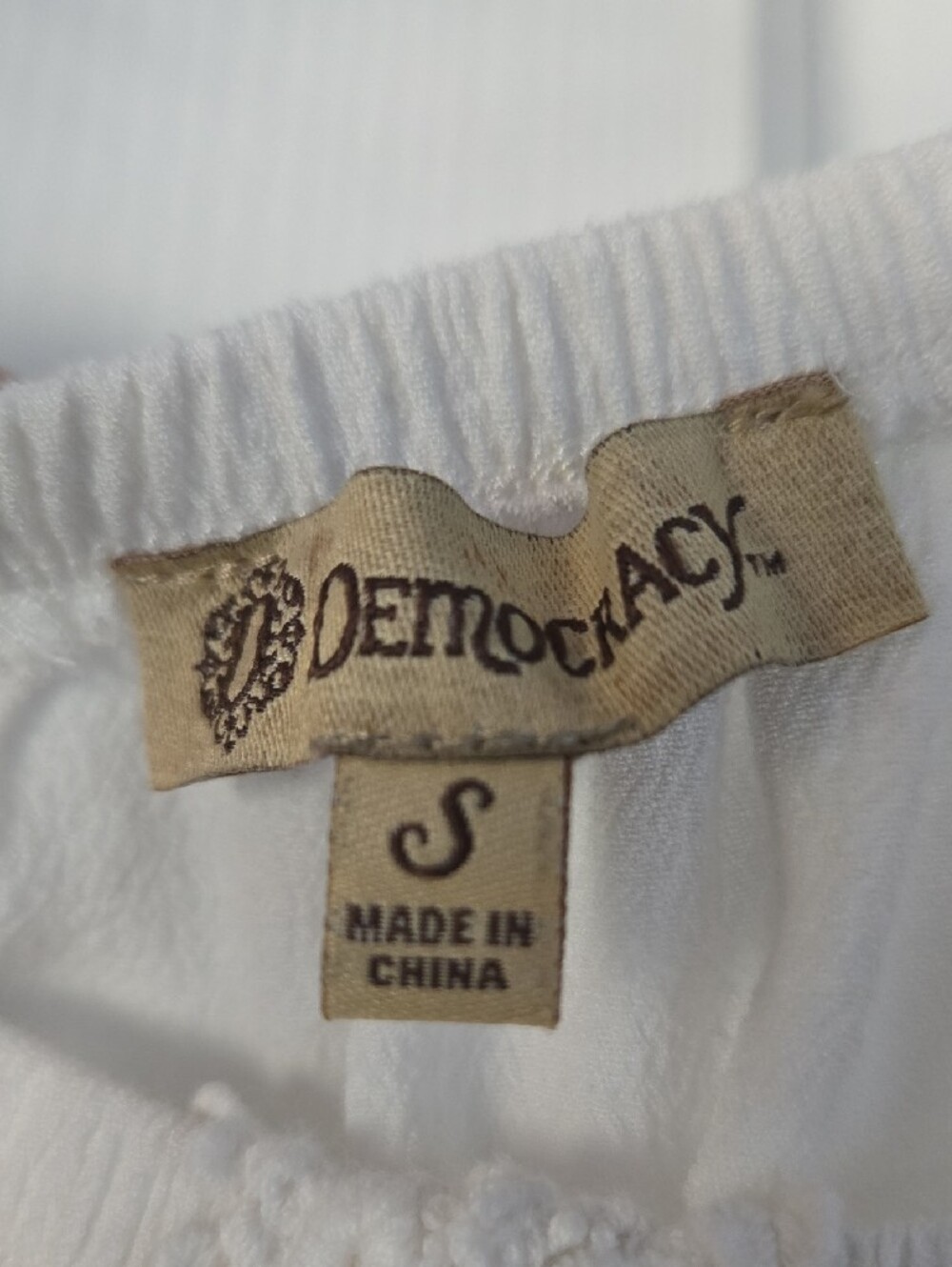 Democracy Ruffle-Sleeve Romper -small - Picture 3 of 8